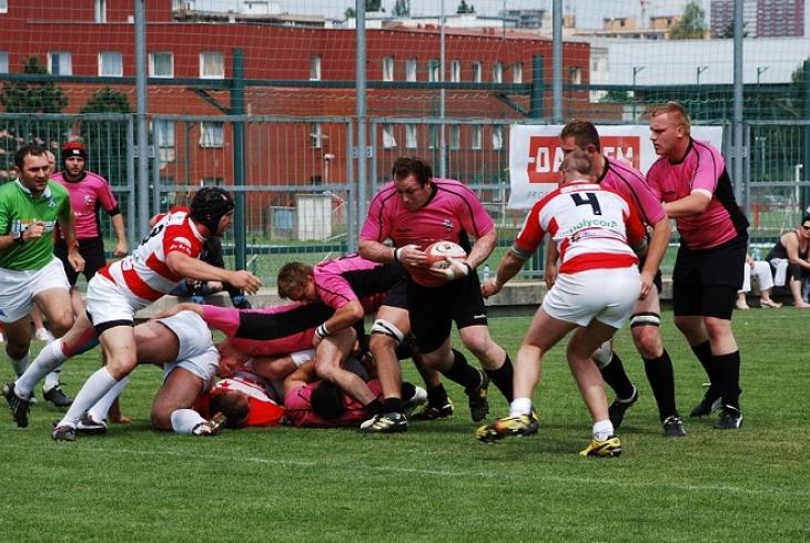 Hurá na ragby na úvodní duely Poháru České rugbyové unie