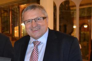Blahopřejeme legendárnímu českému Ragbistovi Brunovi Kudrnovi. Slaví sedmdesátiny Blahopřejeme legendárnímu českému Ragbistovi Brunovi Kudrnovi. Slaví sedmdesátiny