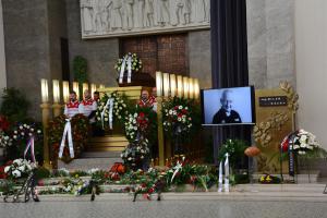 Ragbisté se rozloučili s Milanem Rázgou, s osobností, která se zapsala do historie hry se šiškou Ragbisté se rozloučili s Milanem Rázgou, s osobností, která se zapsala do historie hry se šiškou