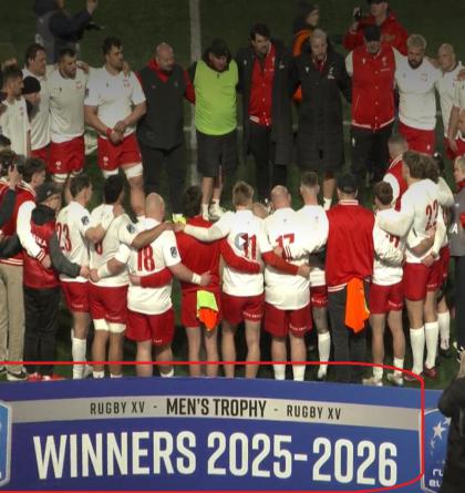 Radost polských ragbistů postupujících do nejvyšší soutěže ME s  panelem náležícímu Česku