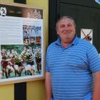 Šťastný ragbista Pavel Šťastný, jemuž je třikrát 25 let