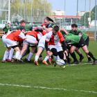 Který ragbyový tým ve vyrovnaných soutěžích konečně dosáhne tříciferného výsledku?