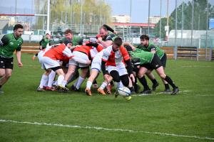 Který ragbyový tým ve vyrovnaných soutěžích konečně dosáhne tříciferného výsledku