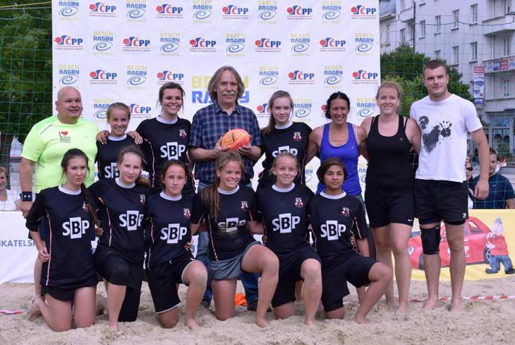 Písničkář Jaromír Nohavica pozdravil třetí ročník beach ragby v centru Ostravy Písničkář Jaromír Nohavica pozdravil třetí ročník beach ragby v centru Ostravy