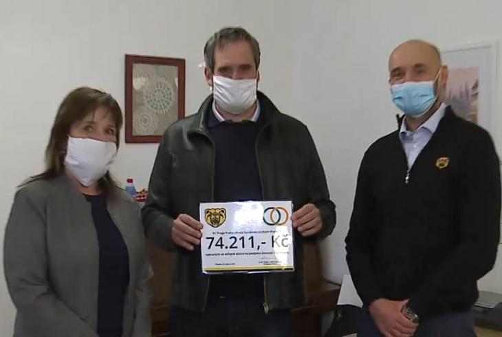 Ragbisté Praga Praha předali Sociálním službám Prahy 9 finanční dar na nákup motodlahy Ragbisté Praga Praha předali Sociálním službám Prahy 9 finanční dar na nákup motodlahy