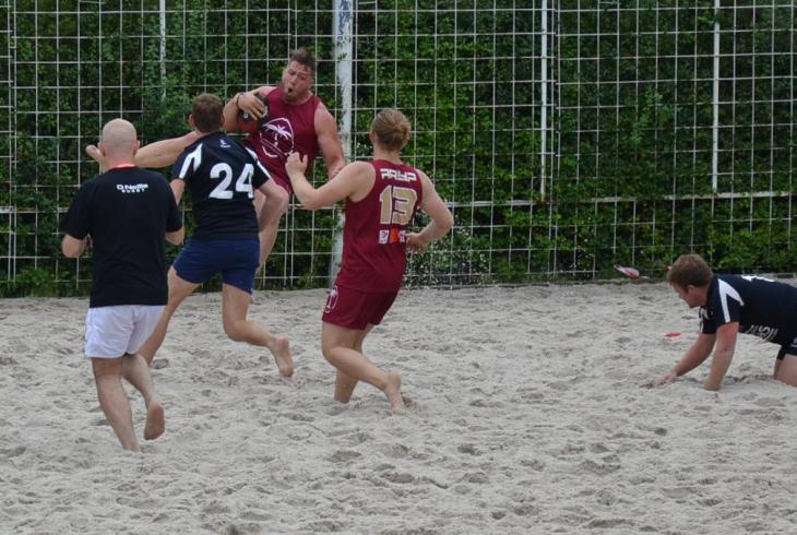 Ragbisté z klubu Sparty Praha počtvrté v řadě vyhráli Prague Beach Rugby 5s