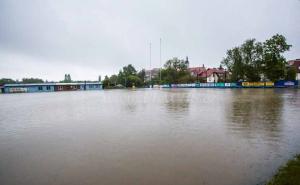 Pod vodou je stadión Josefa Kohouta v Říčanech